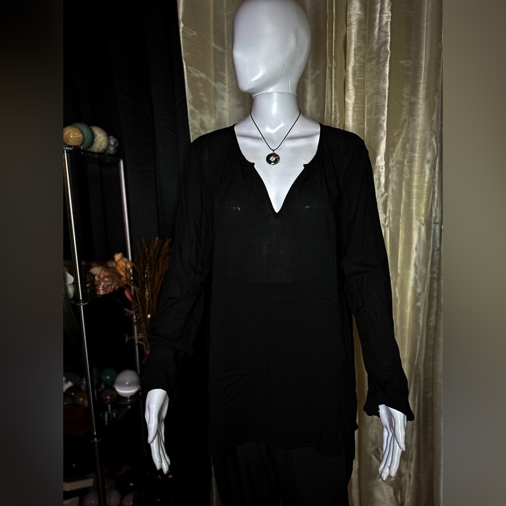 Beautiful Old Navy Blouse Size XL